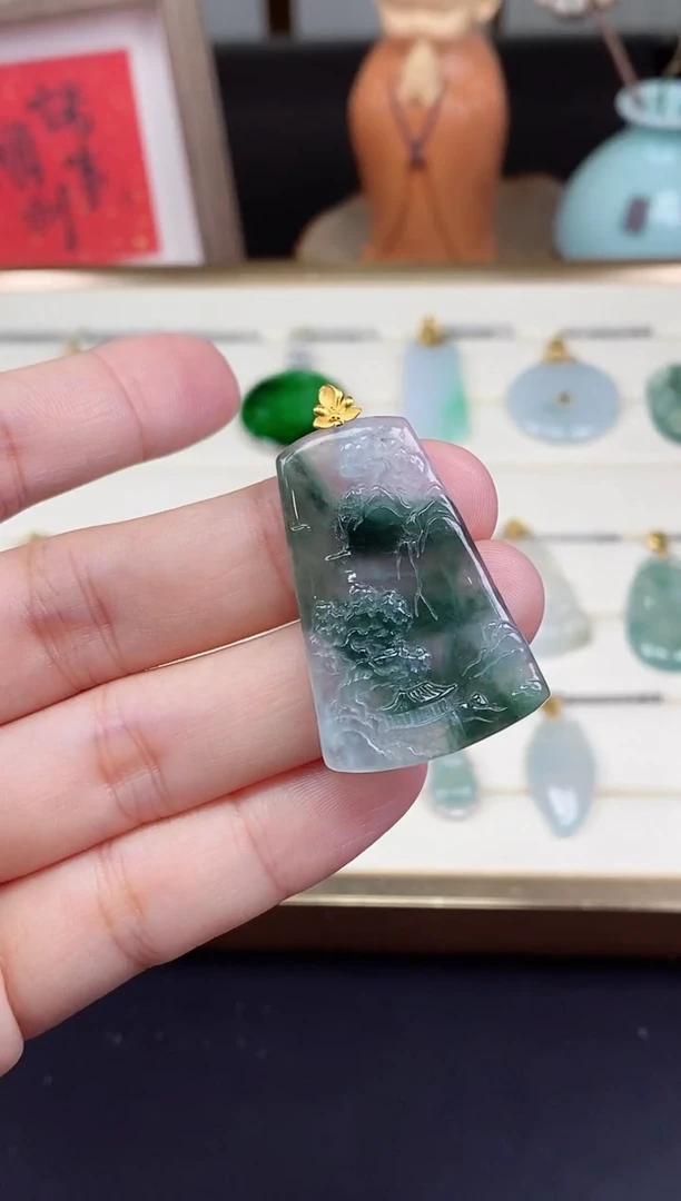 吊坠(不含链)18K金镶嵌翡翠山水牌18K金扣镶嵌@@CMT1910