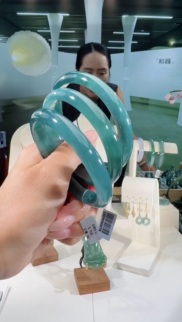 翡翠手镯未镶嵌圈口可选多样性发一条