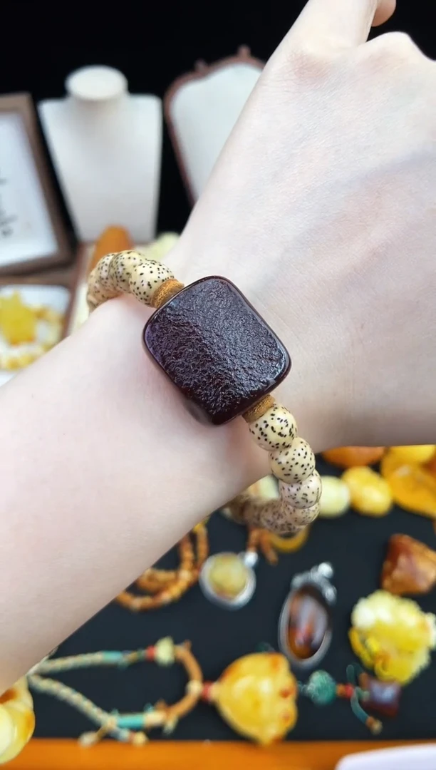 琥珀未镶嵌珠宝奇石柒月