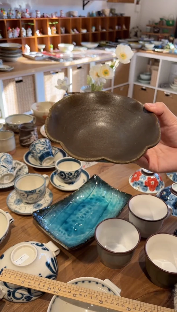 瓷片花轮小钵（黑）