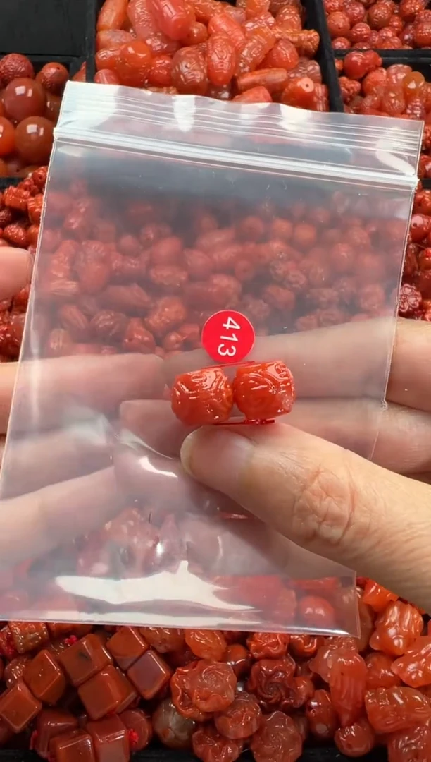 南红玛瑙未镶嵌颈饰1