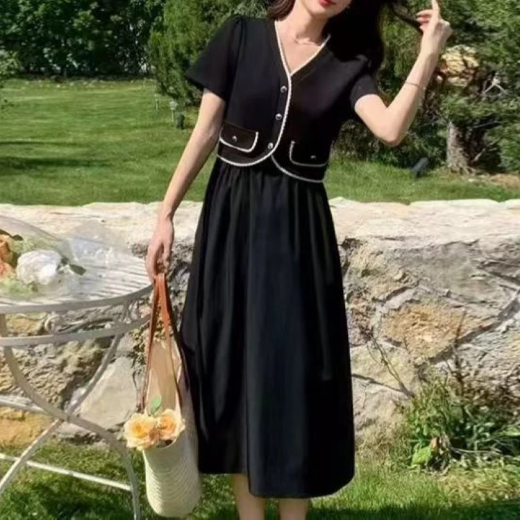 2573夏季常规袖休闲风V领连衣裙法式裙子时尚复古