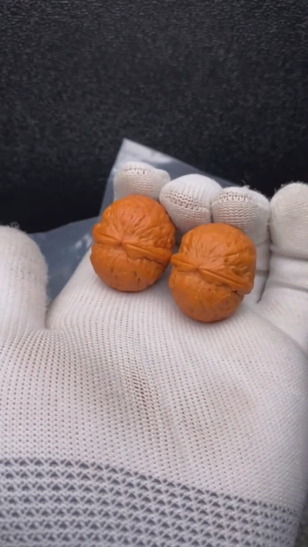 【闪购商品】文玩核桃把件蛇皮元宝