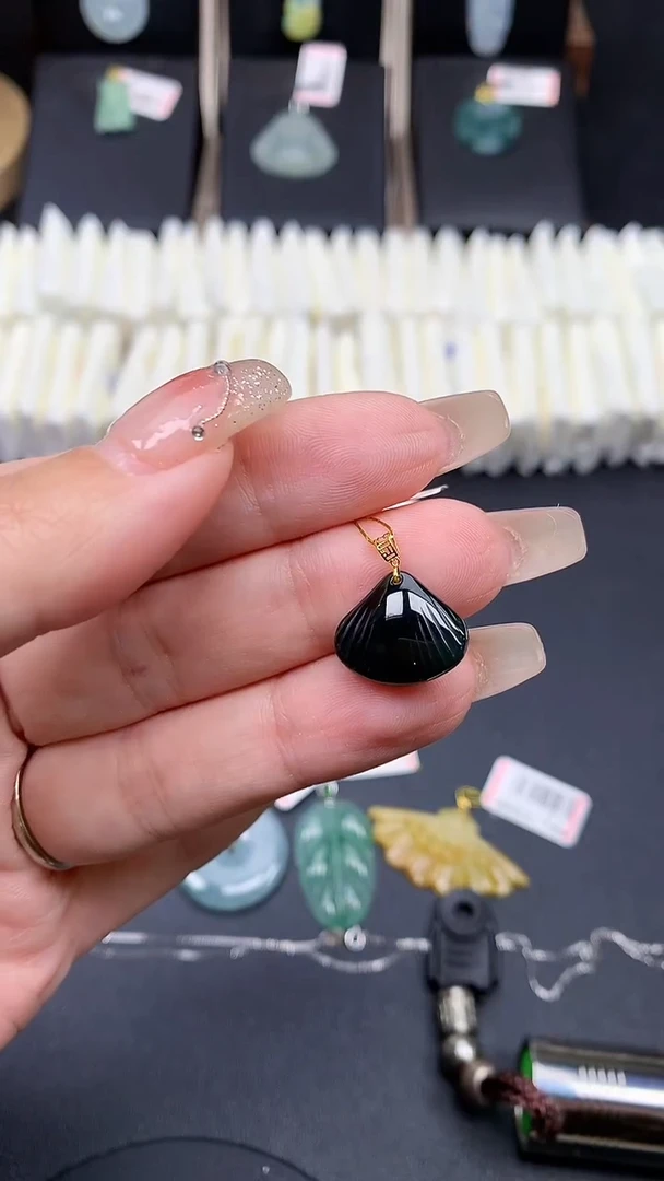 【闪购商品】翡翠吊坠(不含链)18K金镶嵌MS142277