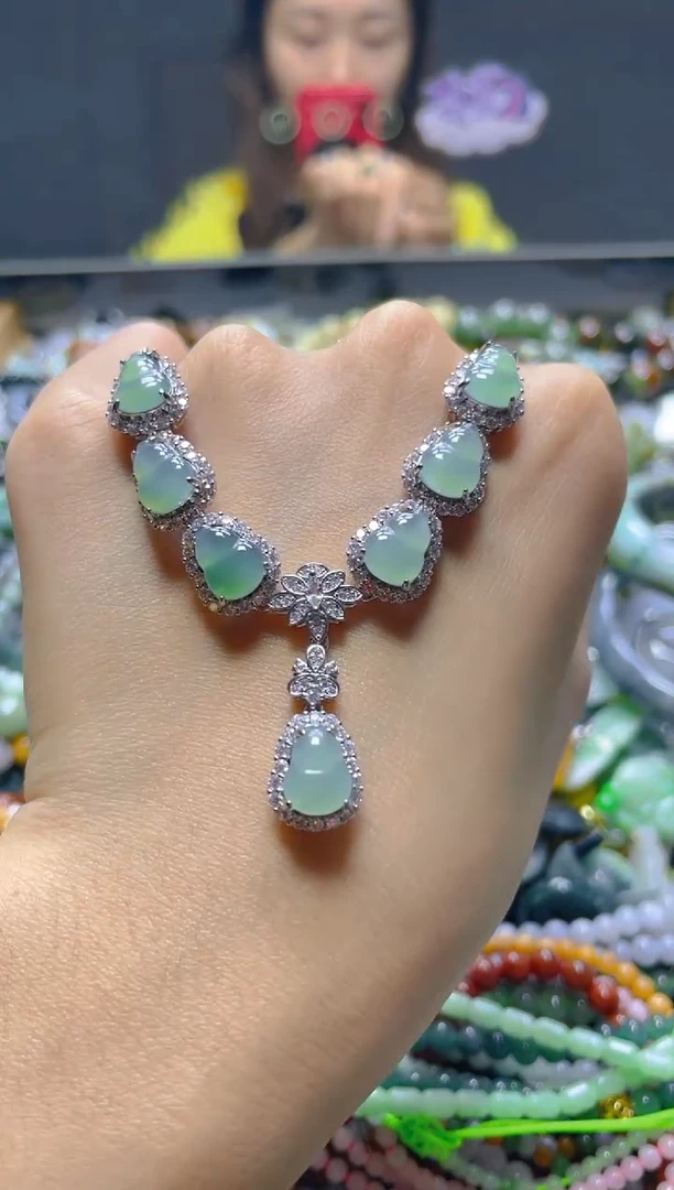 颈饰未镶嵌翡翠/C/翡翠A货，一件也是批发价