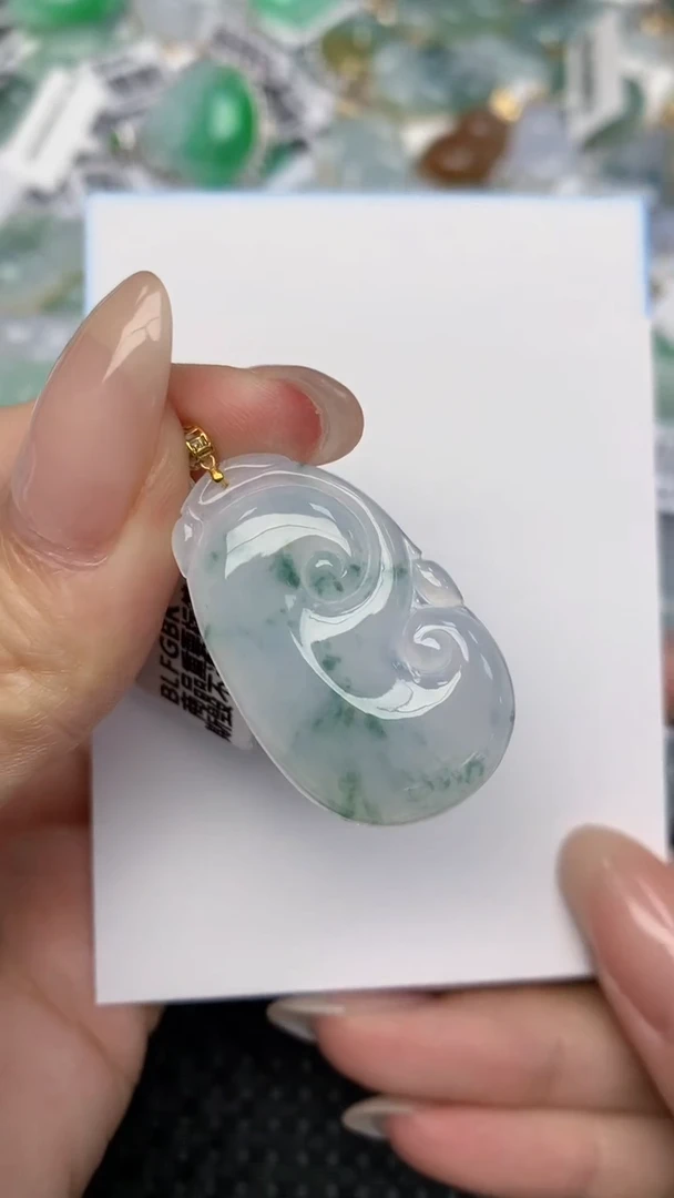 翡翠18K金镶嵌颈饰天然翡翠a货