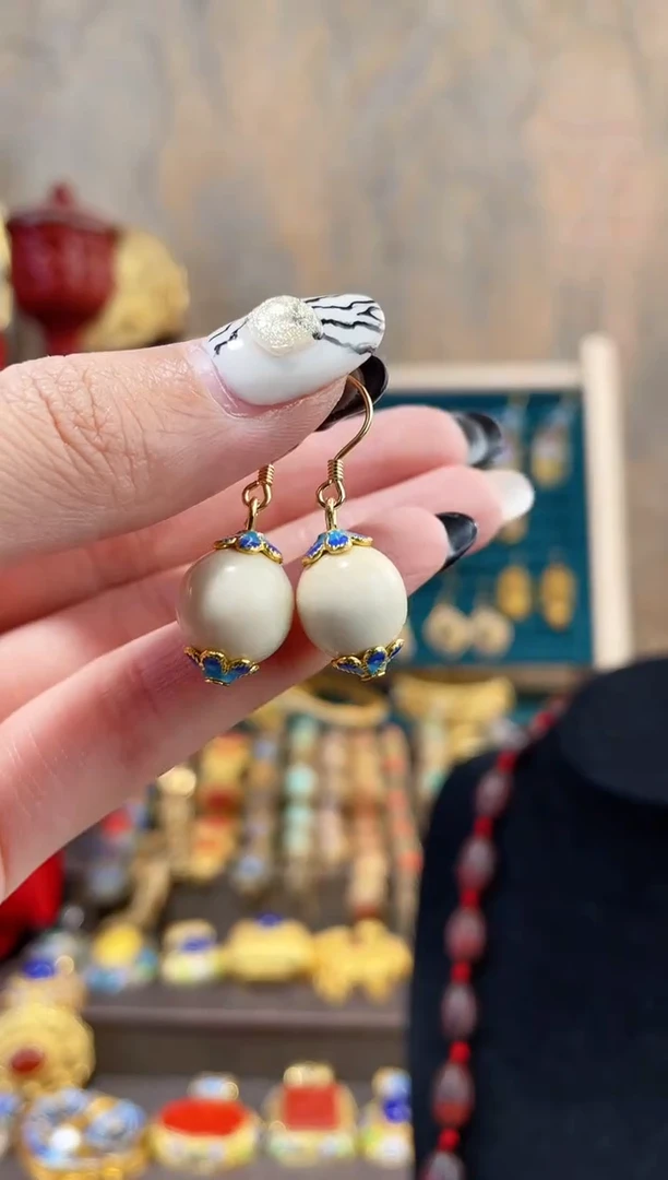 【闪购商品】非遗绝技精品耳环白色