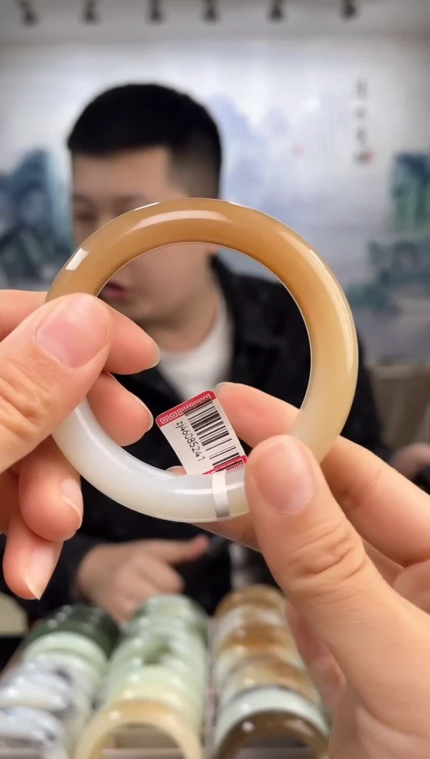 【闪购商品】和田玉手镯未镶嵌53圈口5241