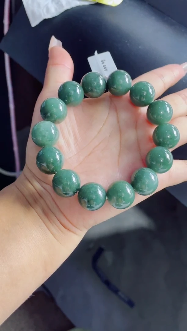 定制翡翠未镶嵌珠串