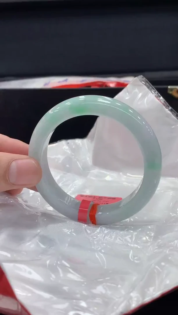 未镶嵌手镯翡翠翡翠手镯