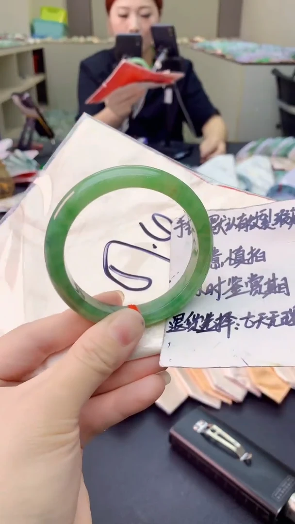 翡翠手镯未镶嵌0499512005