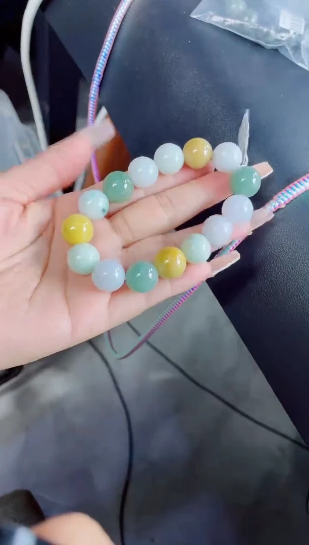 定制翡翠未镶嵌珠串