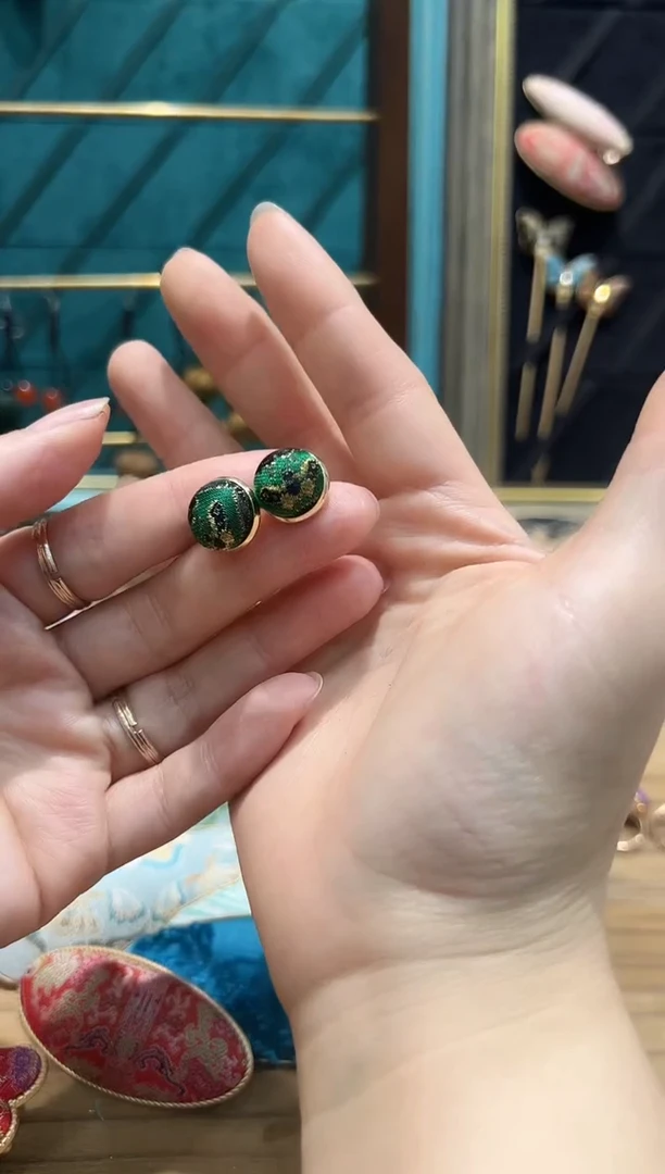 【闪购商品】【一物一拍专车】绿四达耳钉一对装