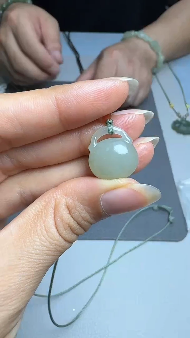 和田玉未镶嵌颈饰1