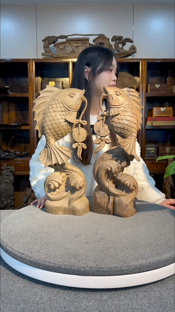 【闪购商品】金丝楠木雕好运锦鲤