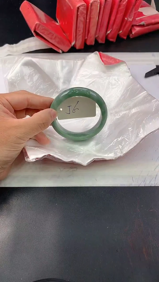 翡翠手镯未镶嵌319