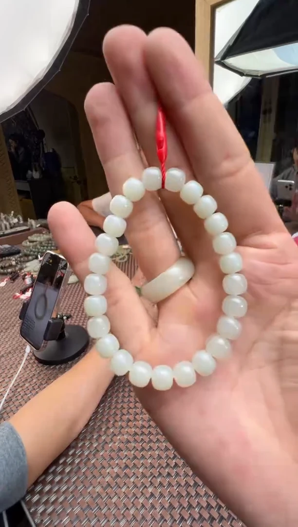 和田玉未镶嵌手串且末料青白玉老型珠手串卡7*8