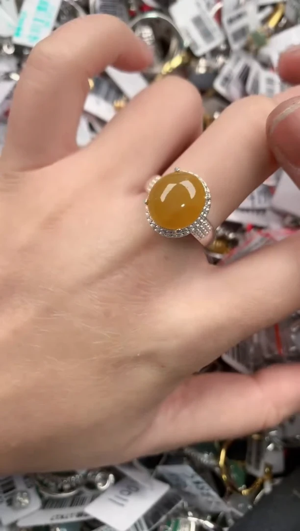未镶嵌戒指翡翠温****?777      7