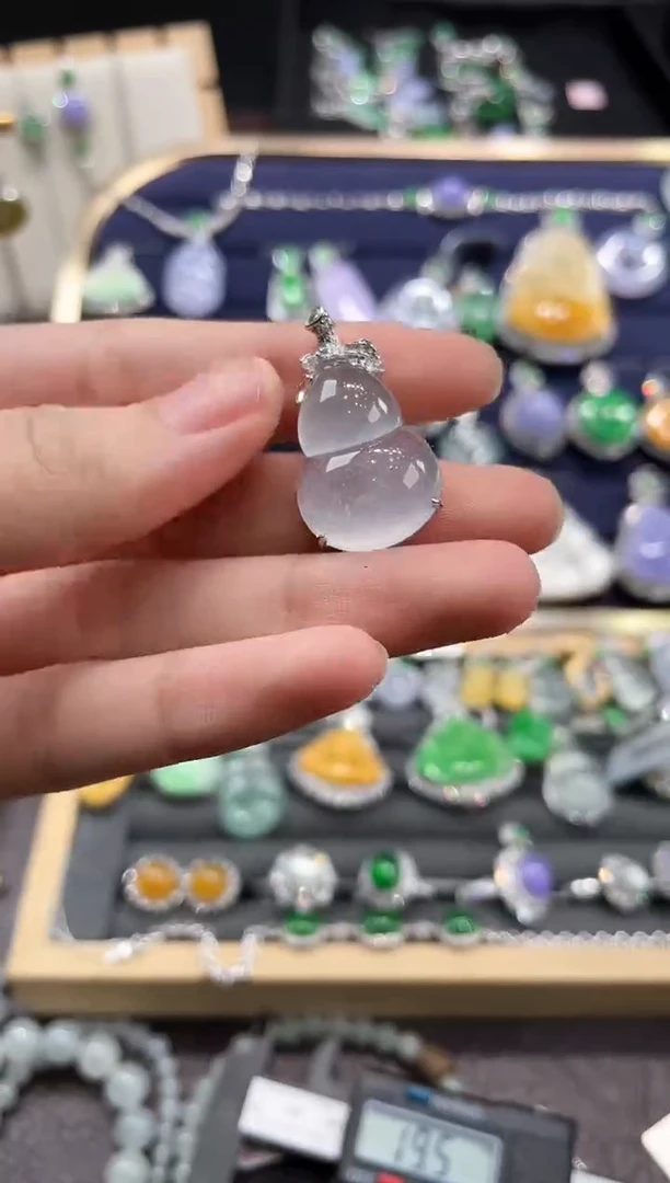 18K金镶嵌挂件翡翠YL01014-8