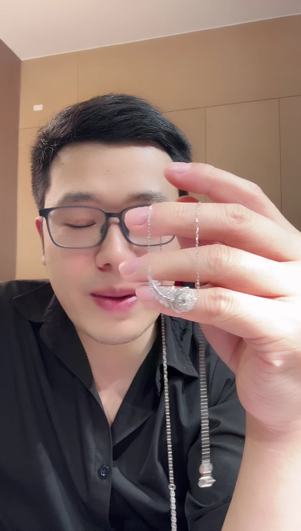 【闪购商品】钻石套链18K金镶嵌羽毛套链