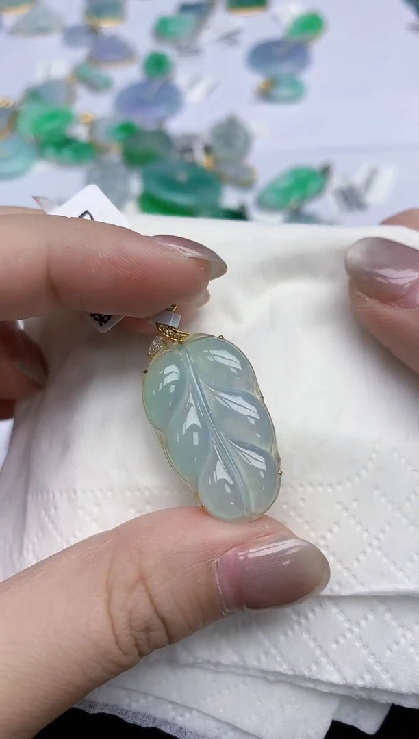 【闪购商品】翡翠颈饰18K金镶嵌天然翡翠A货