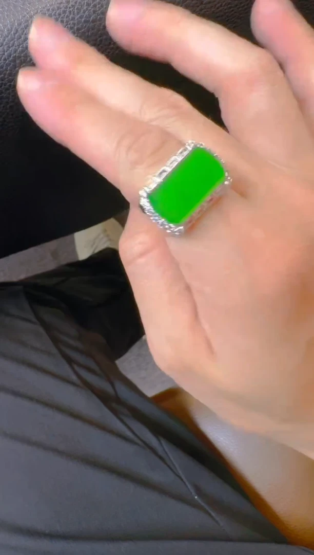 翡翠戒指银S925镶嵌天然A货翡翠