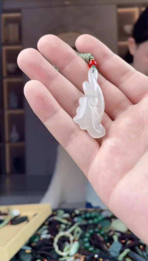 颈饰未镶嵌和田玉拍一发一，多样性发货