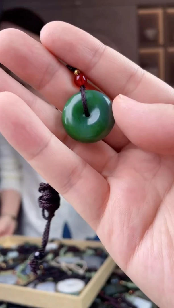 颈饰未镶嵌和田玉拍一发一，多样性发货