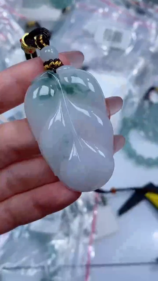 颈饰未镶嵌翡翠吊坠