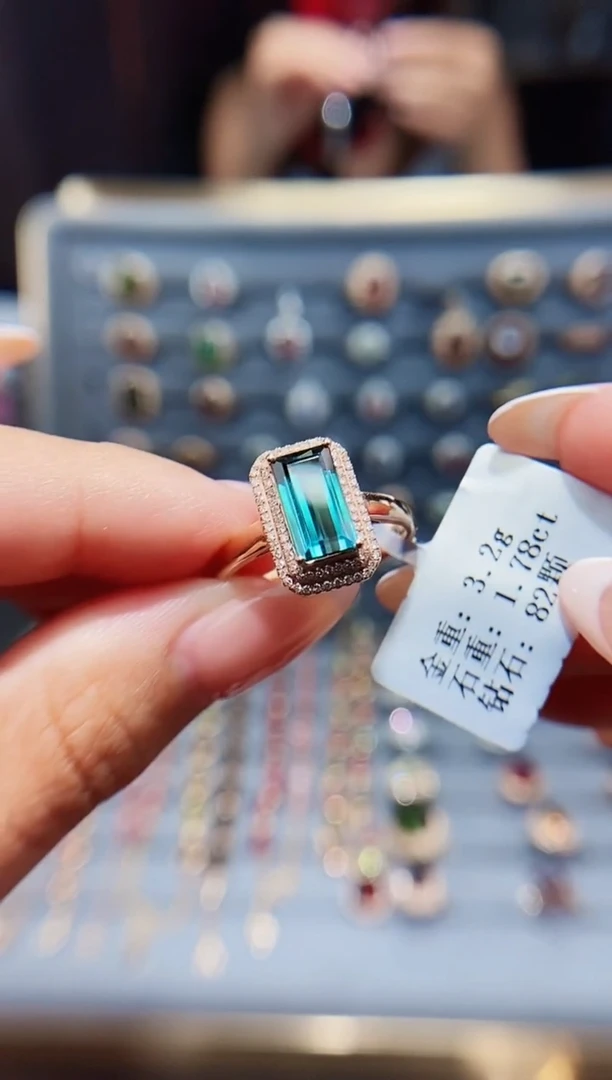 碧玺戒指18K金镶嵌1.78.