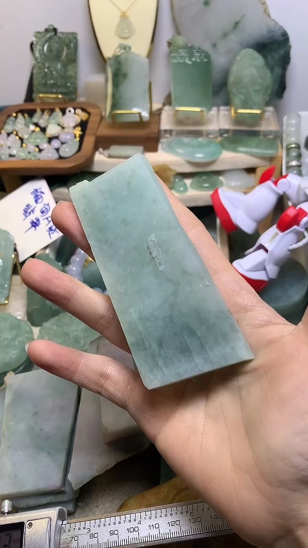 翡翠挂件未镶嵌青****湿缅甸A货翡翠，没有运费险