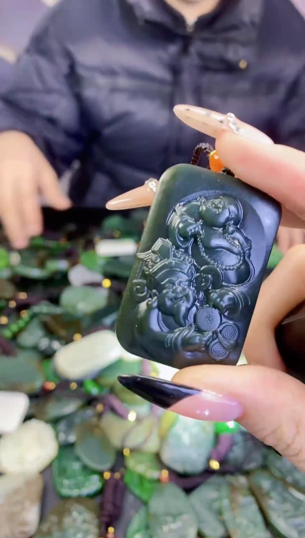 颈饰未镶嵌和田玉1