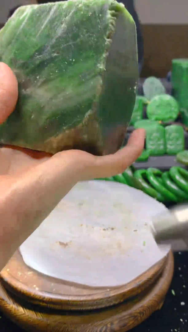 未镶嵌和田玉（碧玉）珠宝半成品1