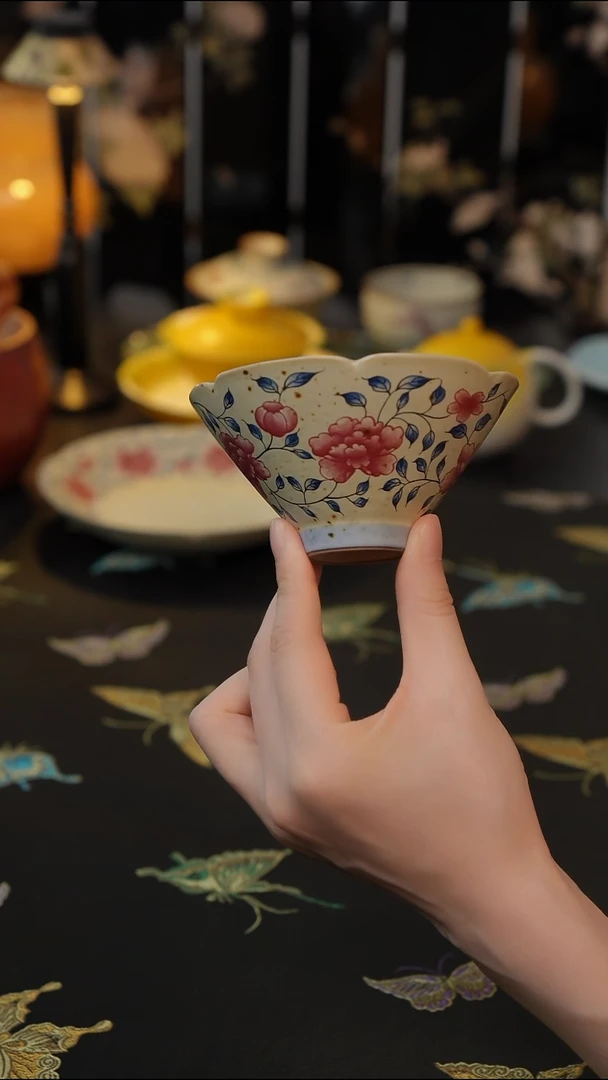 缠枝牡丹   斗笠杯