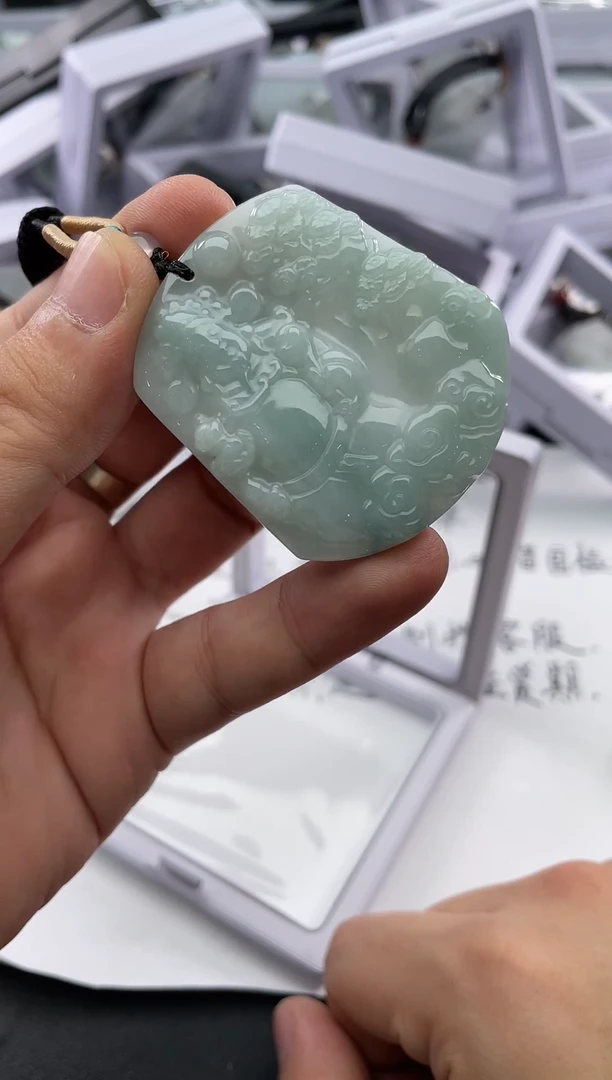 翡翠未镶嵌颈饰..../8/17/ 238