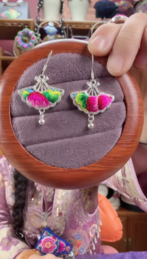 刺绣耳环67甜甜家