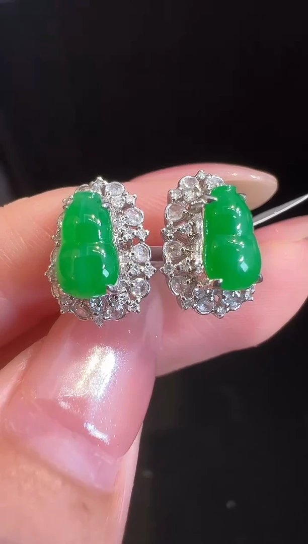 18K金镶嵌翡翠耳饰耳饰