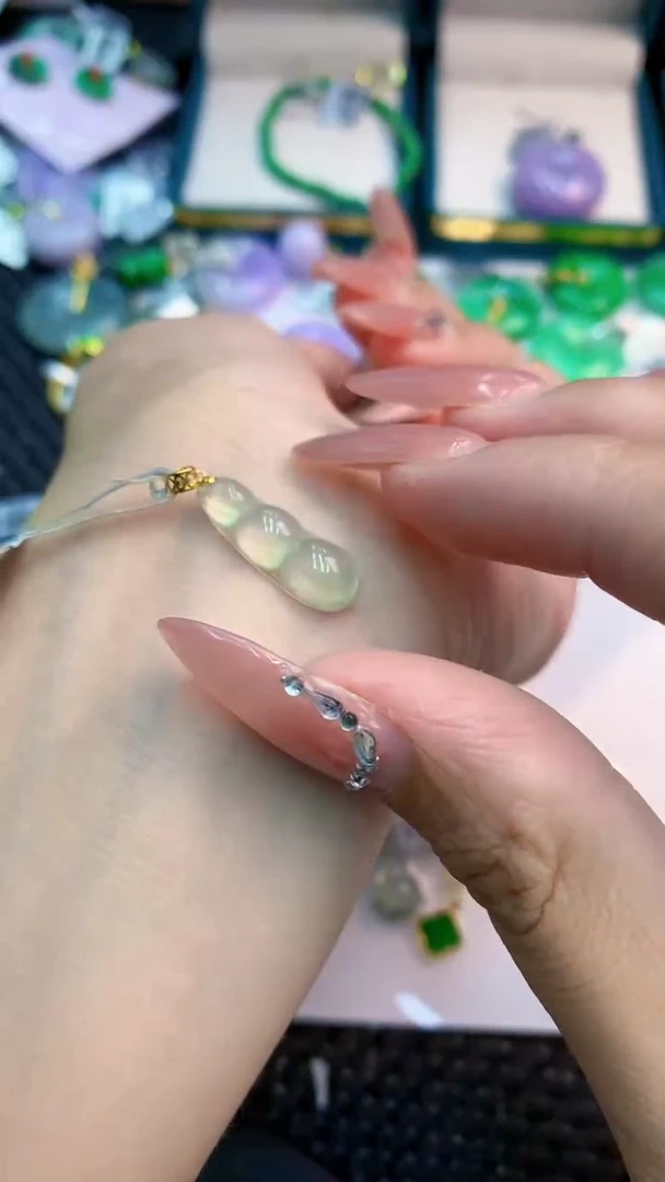 翡翠18K金镶嵌吊坠(不含链)1