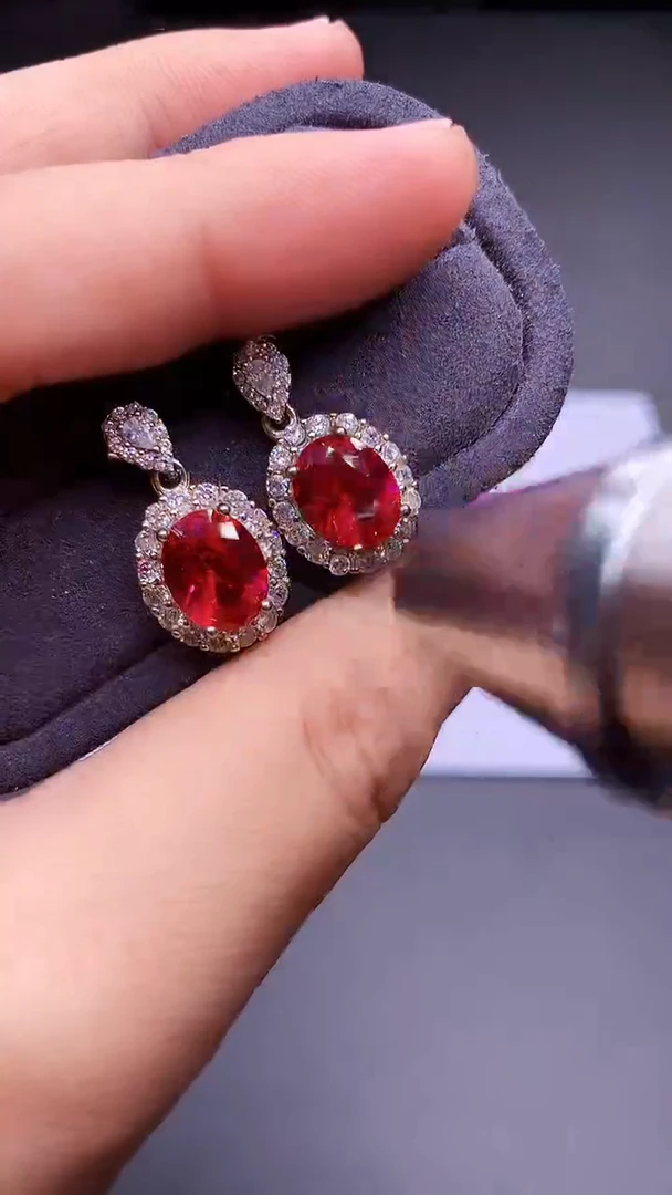 银S925镶嵌耳饰红宝石..