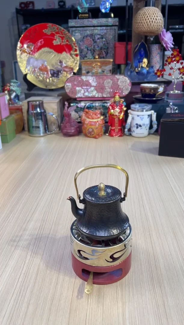 182铜提梁壶锤纹（对图）