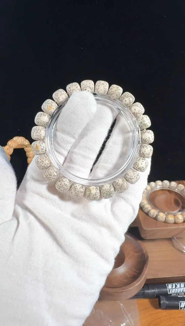 手串星月菩提3037骨瓷白M10*9