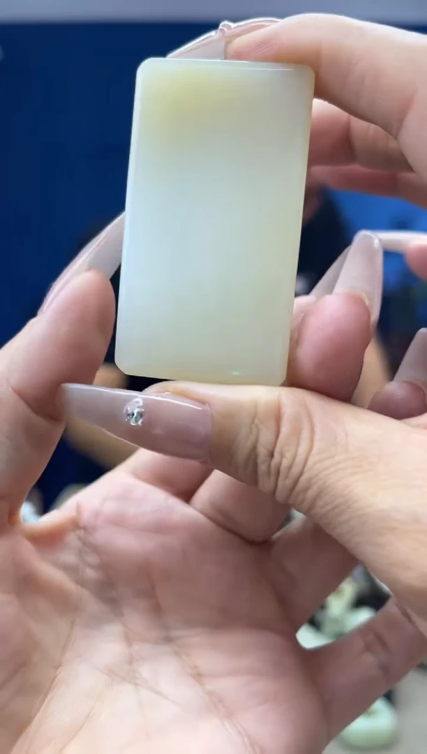 和田玉未镶嵌颈饰1