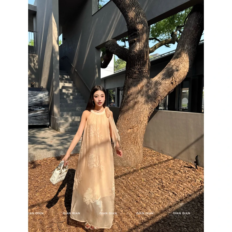 徐开开 肉桂粉 重工钉珠蝴蝶结仙女长裙连衣裙挂脖显瘦立体绣花夏
