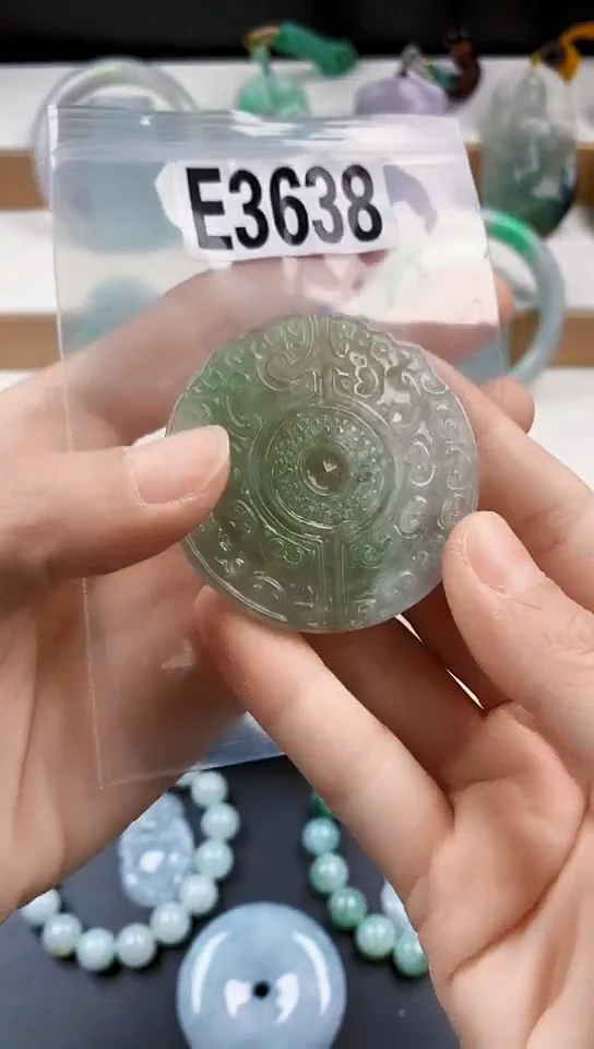 颈饰未镶嵌翡翠天然翡翠吊坠挂件