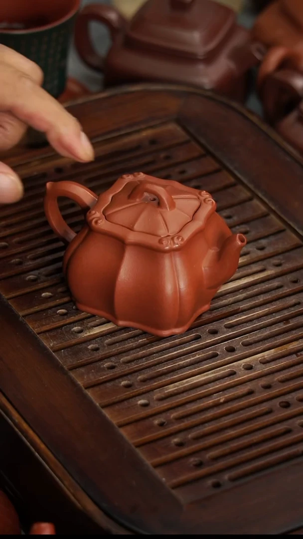 茶壶紫砂宜兴紫砂朱泥筋纹小如意130毫升