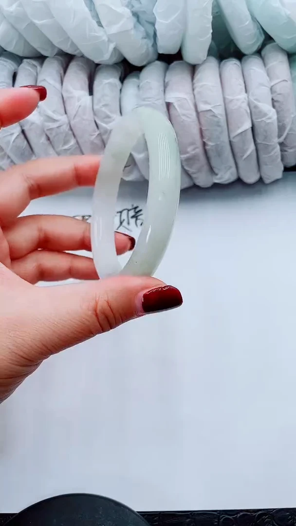 【闪购商品】石英质玉手镯未镶嵌Q3-63-64