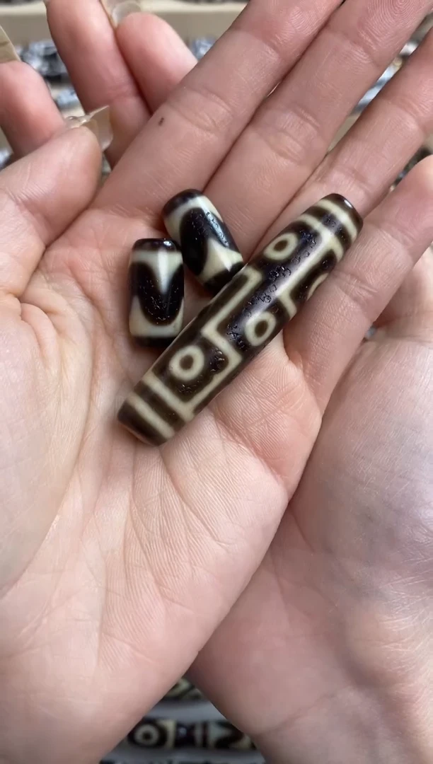 【闪购商品】玛瑙/玉髓珠宝奇石未镶嵌建成折九 虎牙