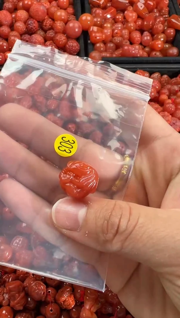 【闪购商品】南红玛瑙颈饰未镶嵌1