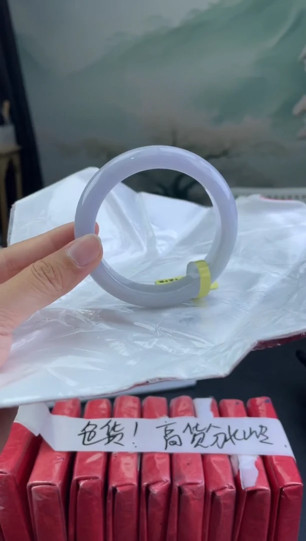 翡翠手镯未镶嵌1