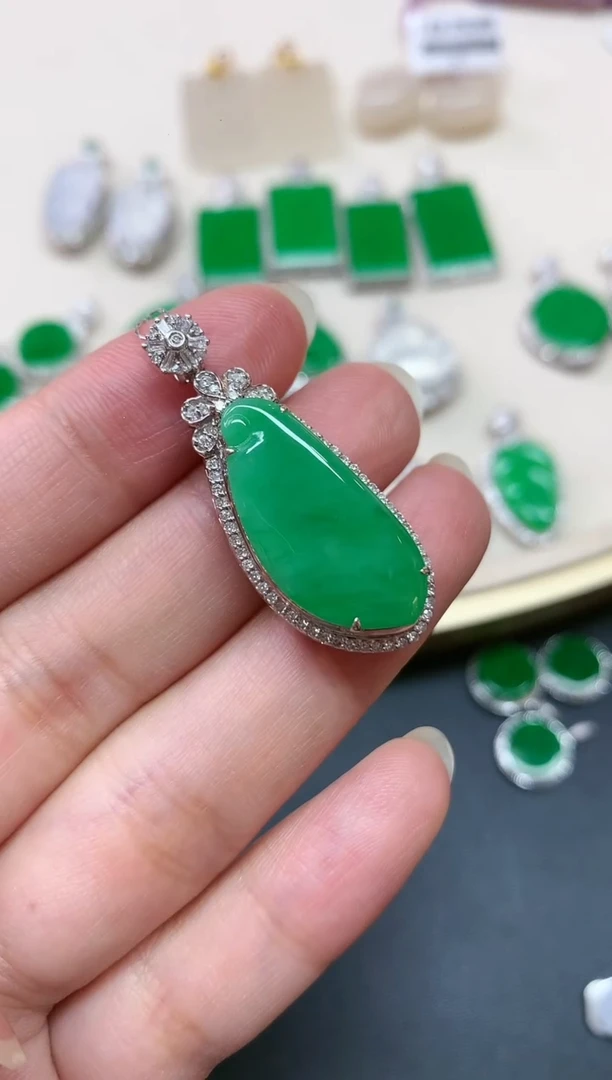 翡翠18K金镶嵌吊坠(不含链)A201|15000